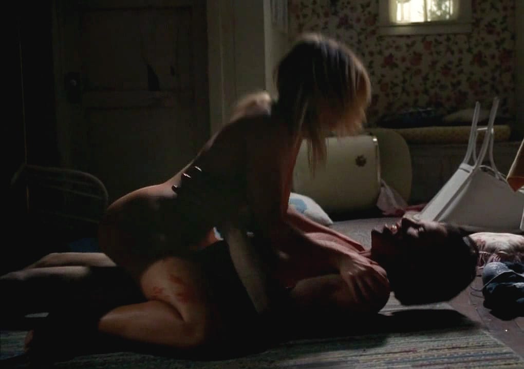 http://www.cinezapping.com/wp-content/uploads/2010/08/anna-paquin-true-blood-sex-scene-09.jpg