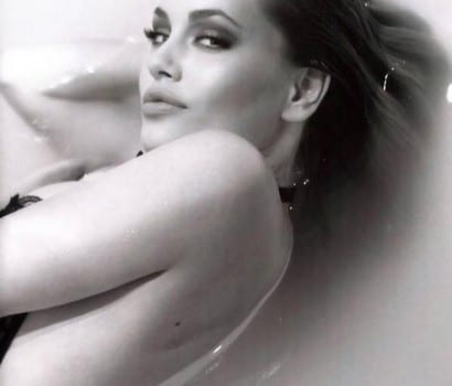 tatyana vorzheva11 410x350 Le foto di Tatyana Vorzheva la sosia di Angelina Jolie