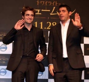 Chris Weitz e Robert Pattison a Tokyo