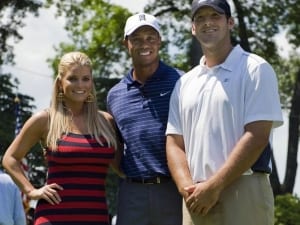 Tiger Woods insieme a Jessica Simpson ed il fidanzato