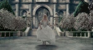 Alice nel Paese delle Meraviglie: alcune immagini dal film