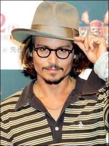 stars 411 johnny depp 300x400 1012061