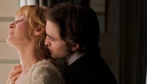 Robert Pattinson e Uma Thurman in "Bel Ami"