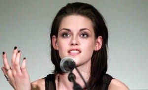 20100617 ROMA ACE CONF STAMPA DEL TERZO EPISODIO TWILIGHT Da sx l'attrice protagonista Kristen Stewart oggi al cinema Adriano per la proiezione di alcune scene tratte dal terzo episodio di Twilight Roma FABIO CAMPANA