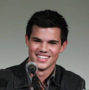 20100617 ROMA ACE CONF STAMPA DEL TERZO EPISODIO TWILIGHT Da sx l'attrice protagonista Kristen Stewart e Taylor Lautner nei panni di un licantropo oggi al cinema Adriano per la proiezione di alcune scene tratte dal terzo episodio di Twilight Roma FABIO CAMPANA