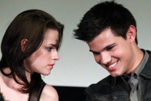 20100617 ROMA ACE CONF STAMPA DEL TERZO EPISODIO TWILIGHT Da sx l'attrice protagonista Kristen Stewart e Taylor Lautner nei panni di un licantropo oggi al cinema Adriano per la proiezione di alcune scene tratte dal terzo episodio di Twilight Roma FABIO CAMPANA
