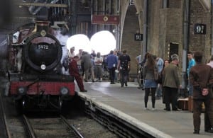 Harry potter stars arrive on deathly hallows set