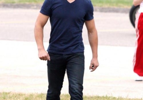 taylor lautner abducted 3 500x755