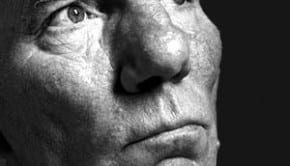 Pete Postlethwaite