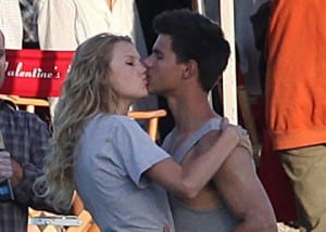 Taylor Lautner and Taylor Swift Kiss On Valentines Day