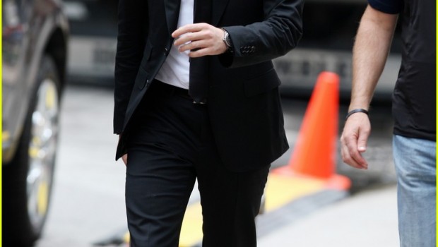 robert pattinson on set of cosmopolis 09