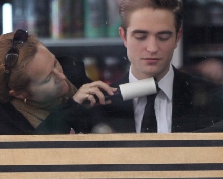 Robert Pattinson23