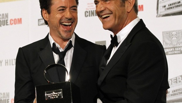 174427 actor mel gibson r presents actor robert downey jr with the 25th ameri111015083919