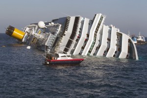 costa concordia naufragio infophoto