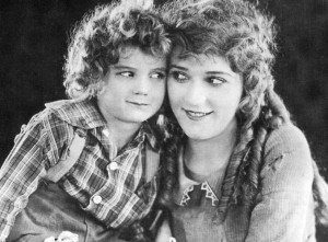 Micky Moore e Mary Pickford in Pollyanna 1920