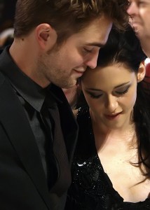 Robert Pattinson e Kristen Stewart | © MAX NASH / Getty Images