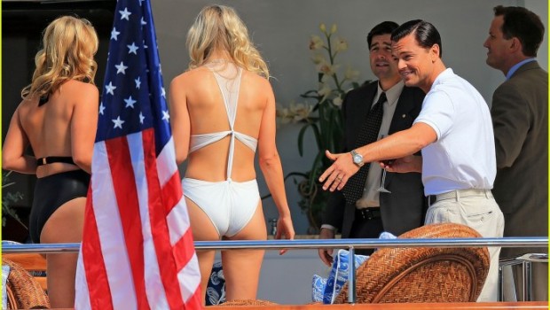 leonardo dicaprio wolf of wall street set with kyle chandler 02