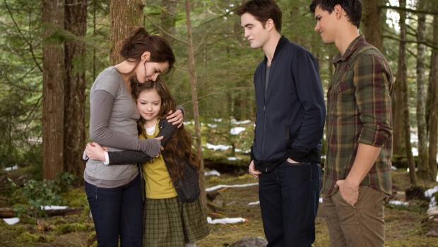 kristen stewart mackenzie foy twilight breaking dawn part 2