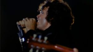 Il cantante Jim Morrison