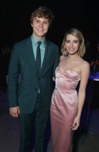 Evan Peters e Emma Roberts