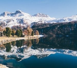 Andare in una baita sul lago