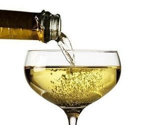 Una bottiglia di champagne costoso