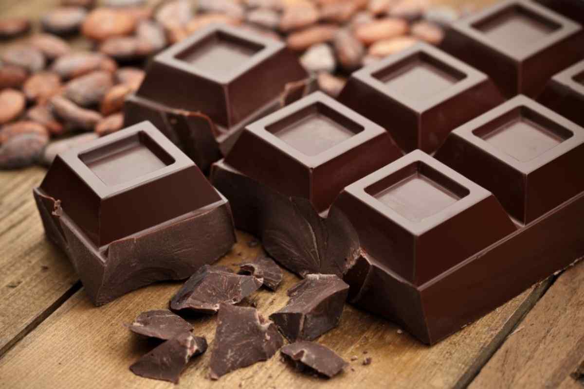 Cioccolato fondente fuori commercio