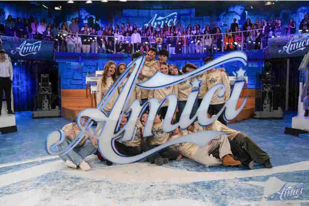 "Arrestato": caos ad Amici, preoccupazione massima per uno degli allievi più amati
