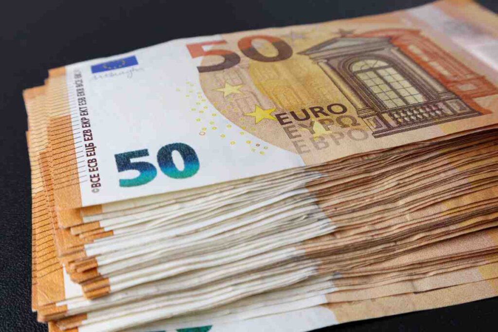 Soldi euro contanti