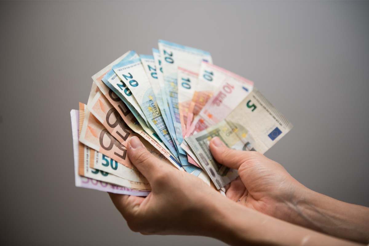 Soldi euro contanti