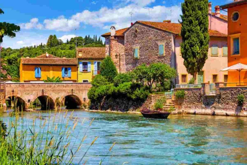 Borgo sul fiume