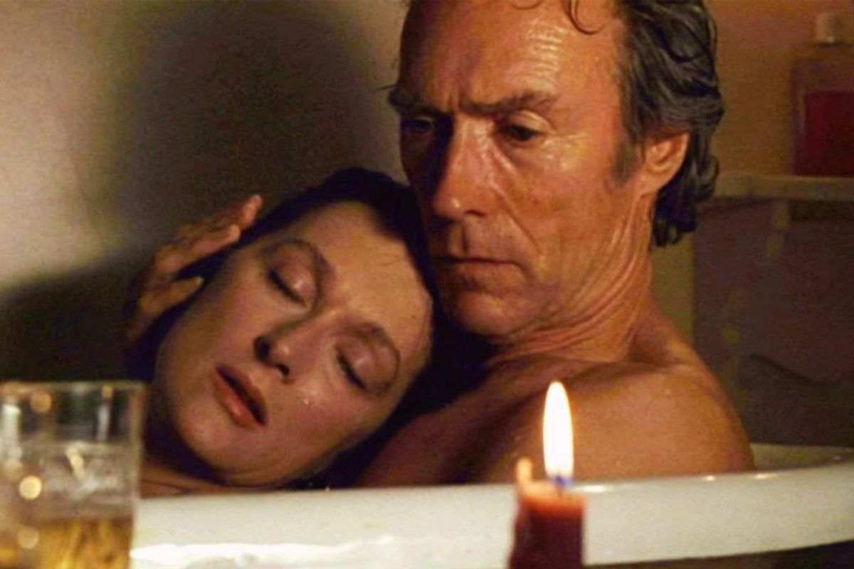 Clint Eastwood e Meryl Streep insieme in una scena del film