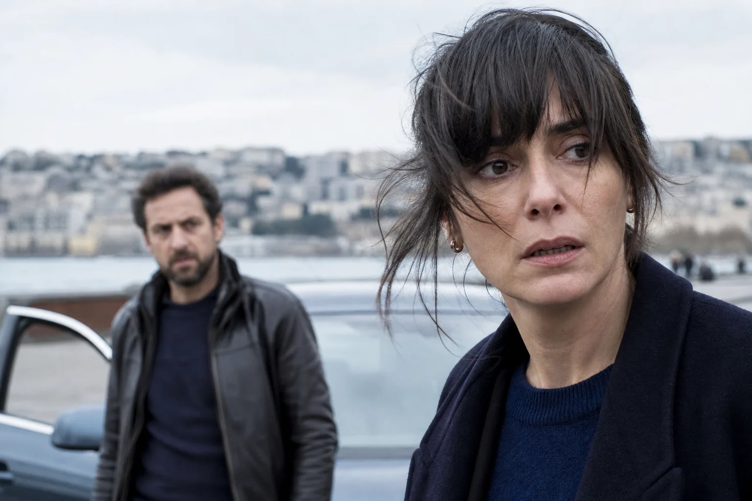 Estranei, il gran finale su Rai 2: Laura e Bisan verso la resa dei conti tra segreti e pericoli
