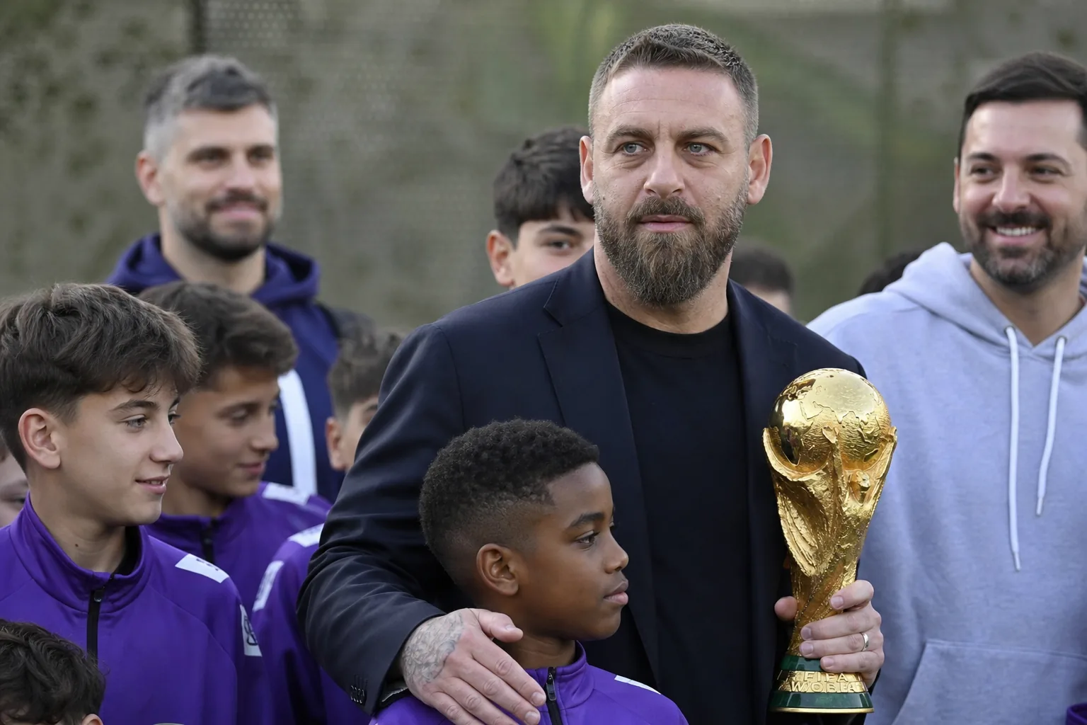 Radici, la docuserie di Daniele De Rossi e l'Ostiamare su Sky e NOW